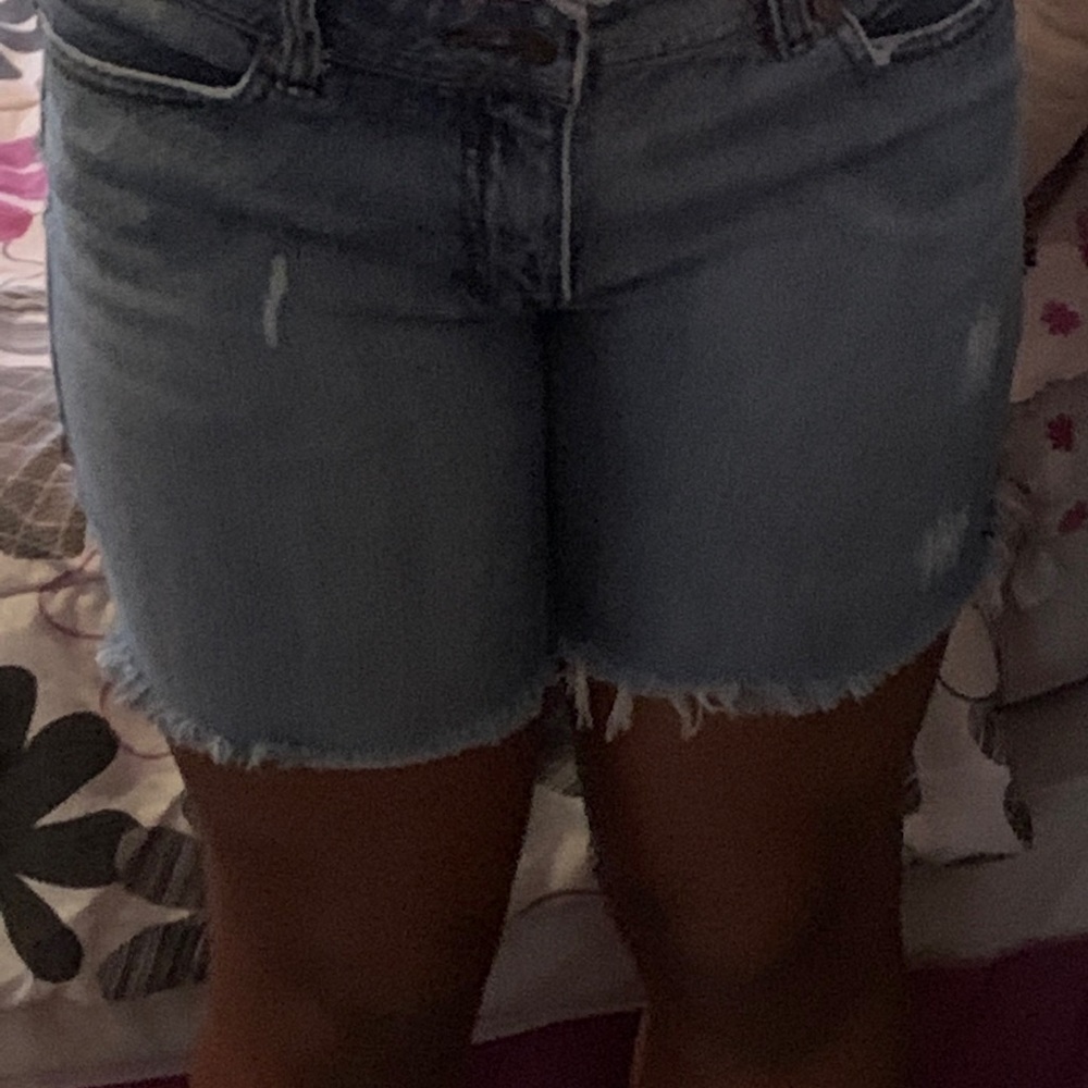 W Pierre Cardin Distressed/ Ripped Jean Shorts